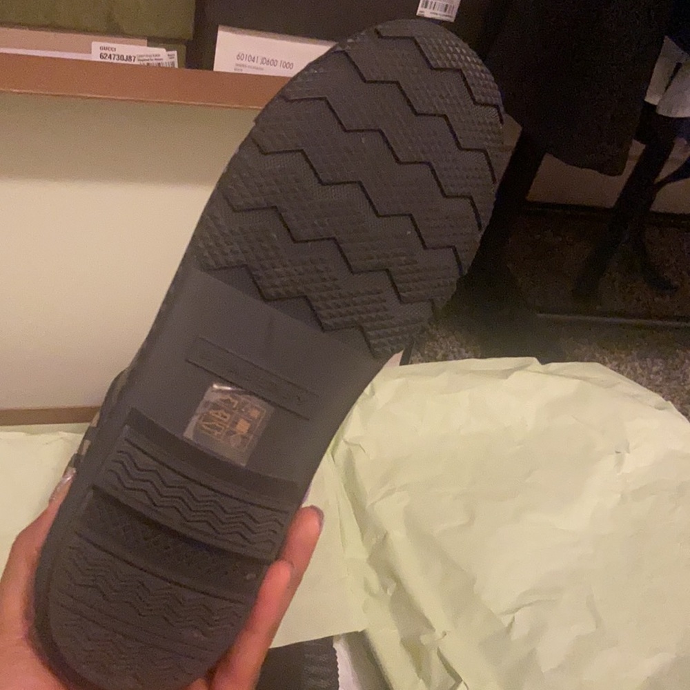 Burberry women rainboots WORN ONCE - Picture 5 of 5